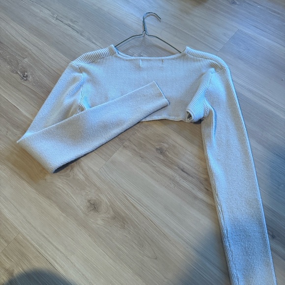 Stylish Ribbed Crop Top - Picture 7 of 7